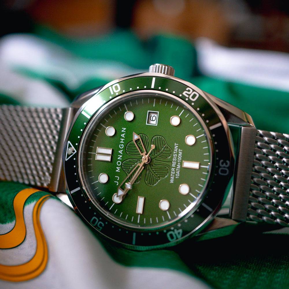 Celtic FC Mesh: the green dial up close