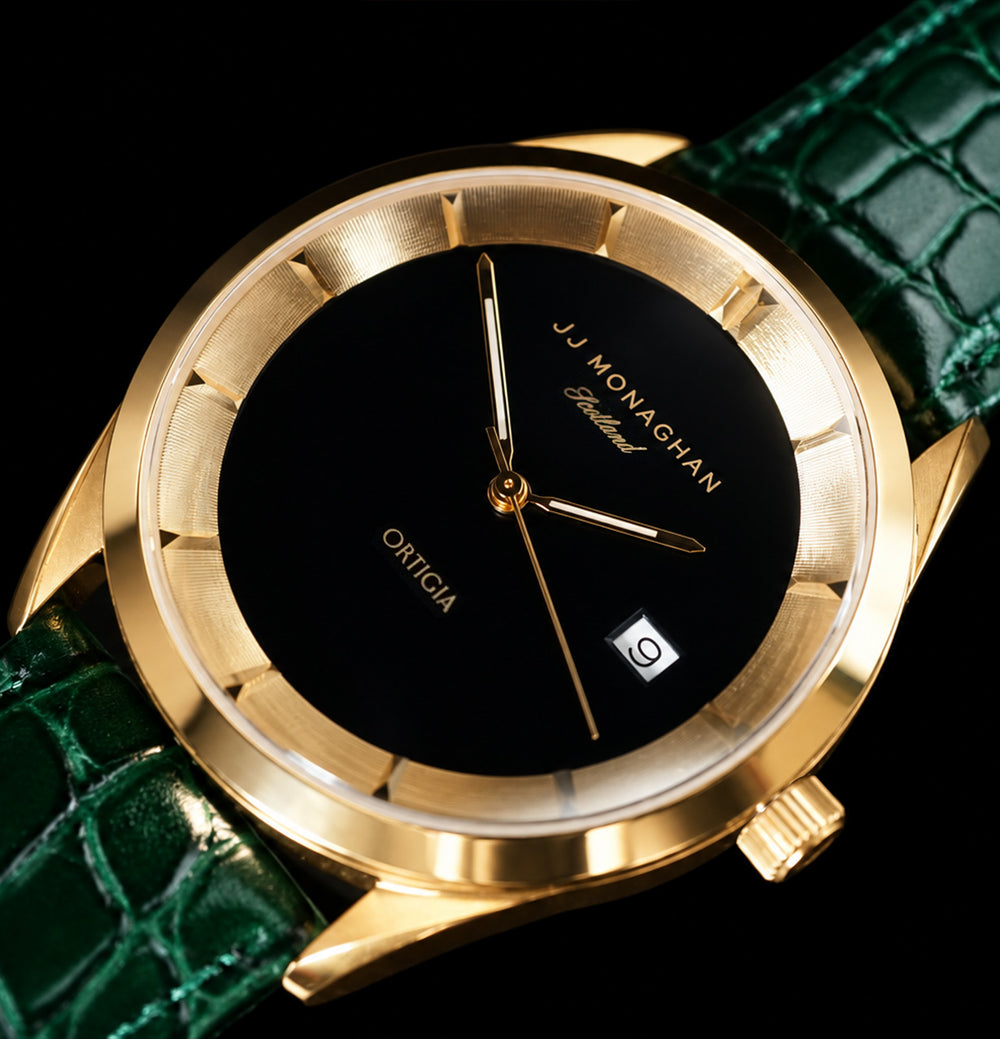 The Ortigia: the black dial with gold detailing