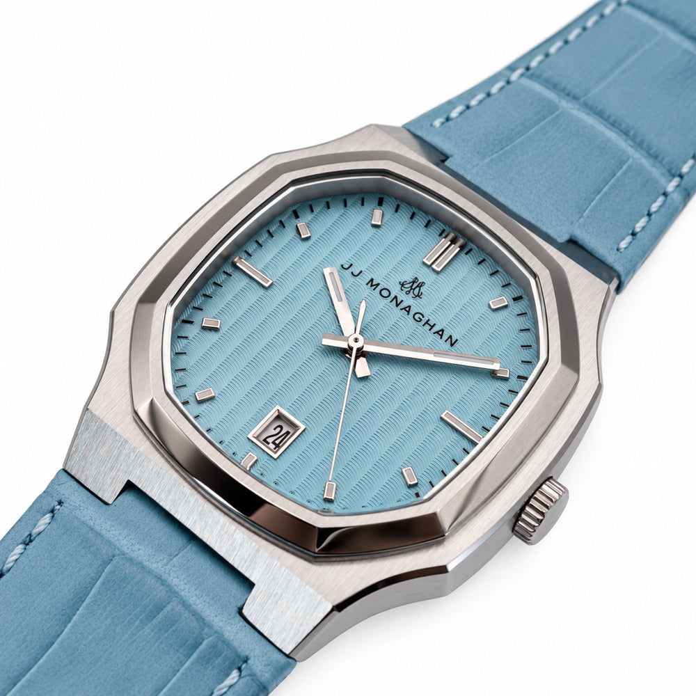 Lomond Mist: the shaped case and textured dial